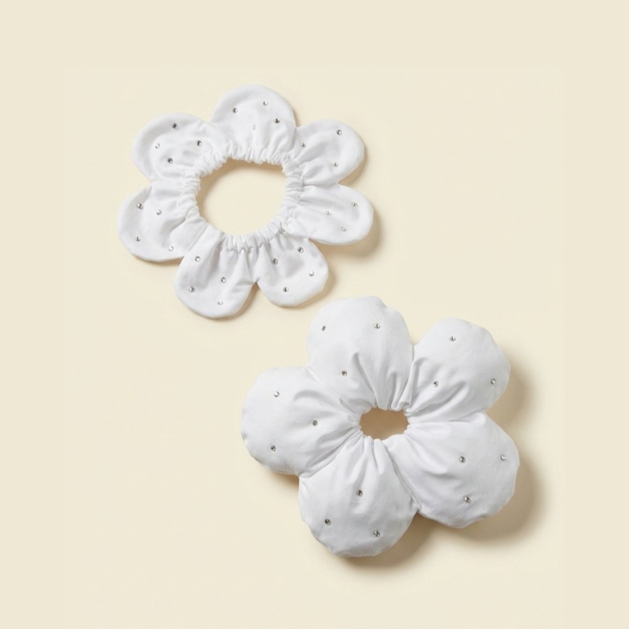 PawBow Flower Dog Collar & Mum Scrunchie Bridal Set — El Yapımı Köpek Papyonu & Yaka Takımları | Rosano Studio